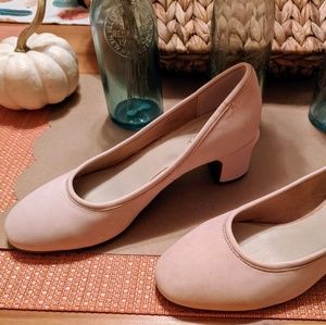 Seychelles light pink dress pump